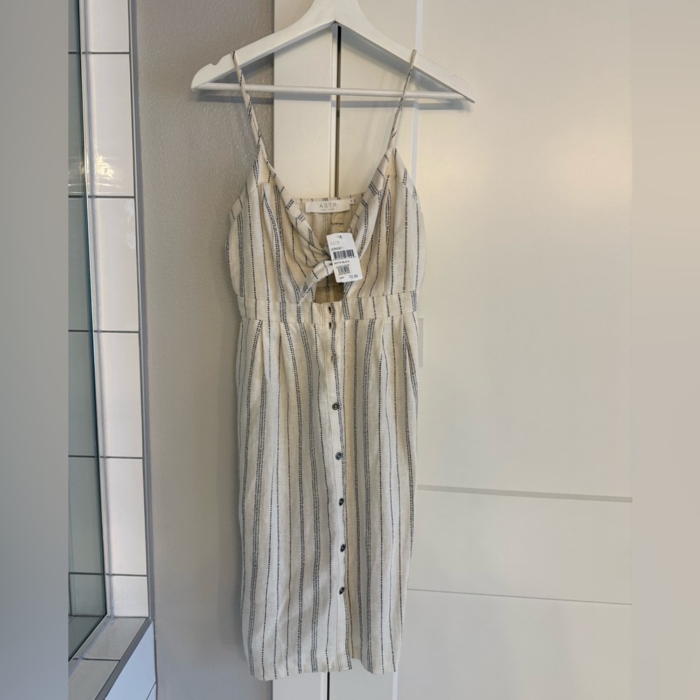NWT ASTR Tie Front dress